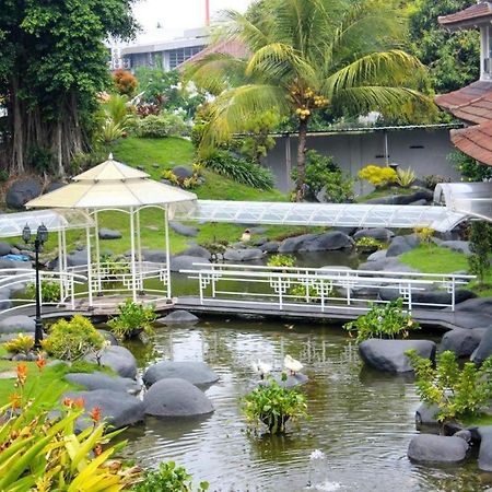 Hotel Merdeka Kediri Kediri  Extérieur photo