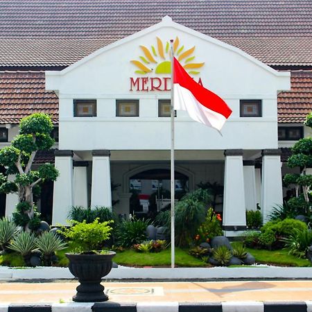 Hotel Merdeka Kediri Kediri  Extérieur photo