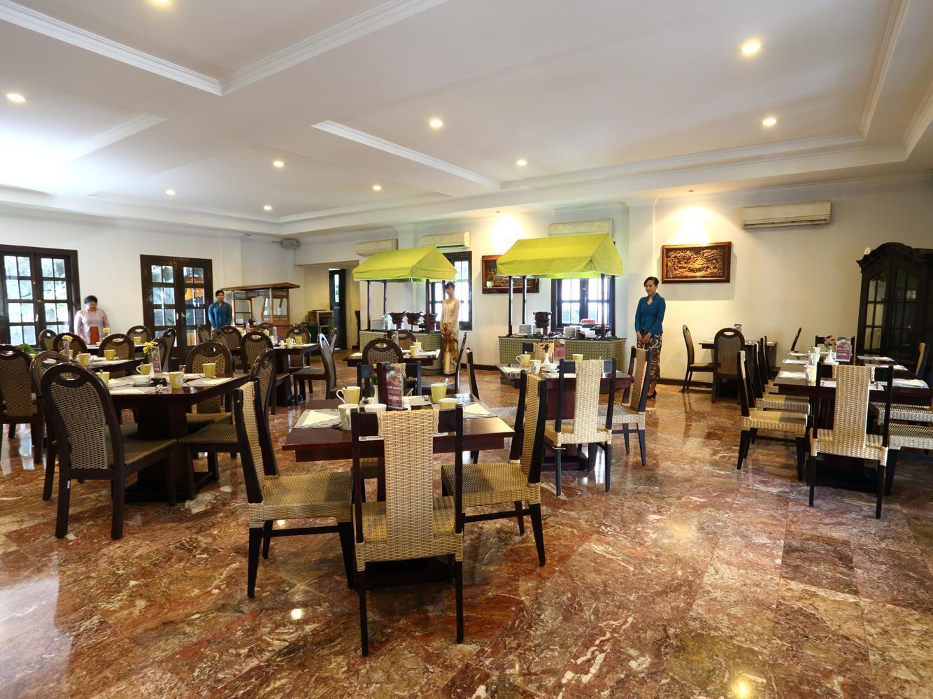 Hotel Merdeka Kediri Kediri  Extérieur photo