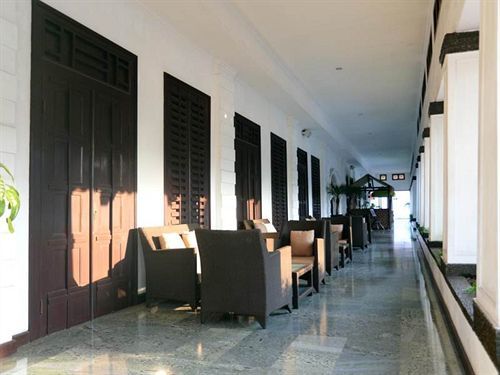 Hotel Merdeka Kediri Kediri  Extérieur photo