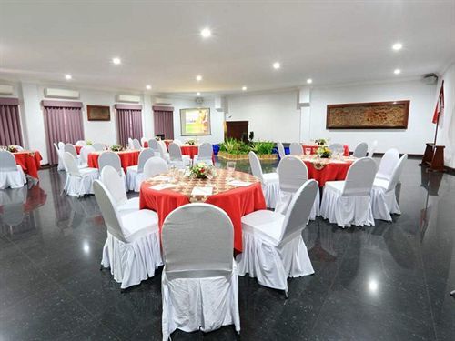Hotel Merdeka Kediri Kediri  Extérieur photo