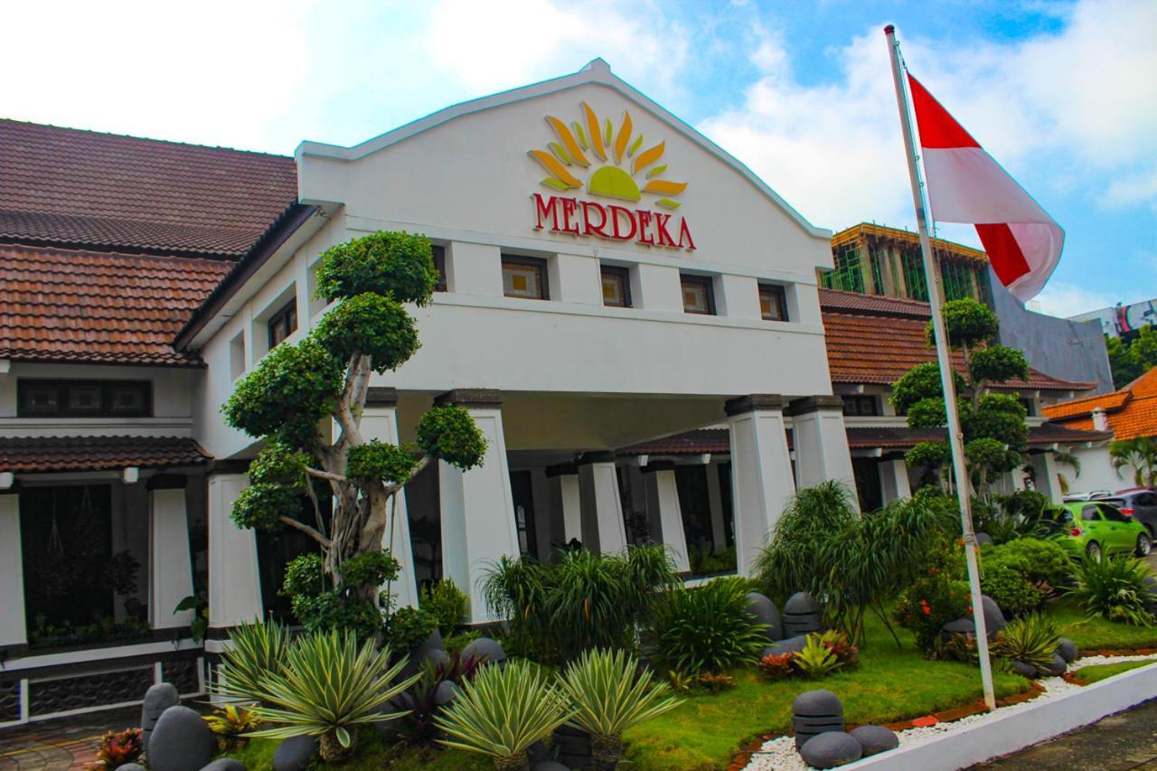 Hotel Merdeka Kediri Kediri  Extérieur photo