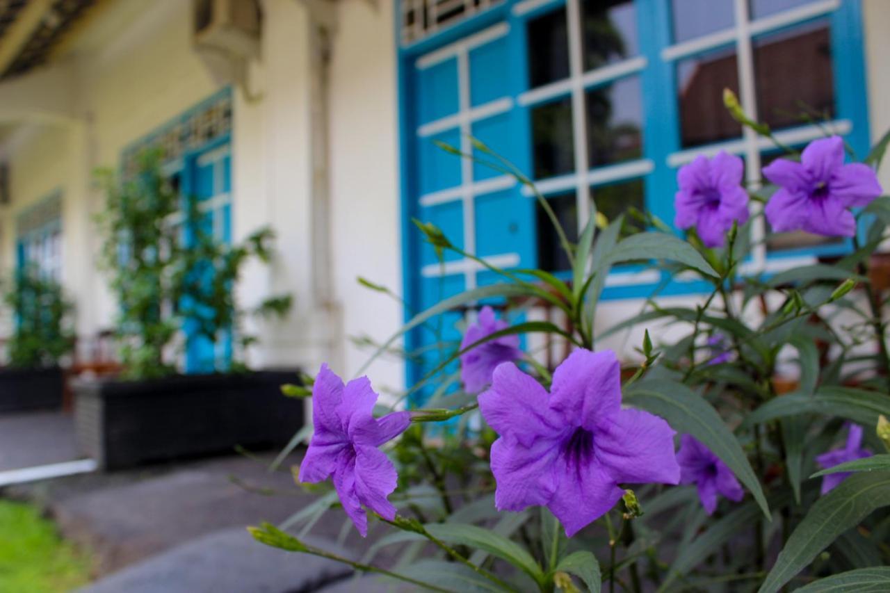 Hotel Merdeka Kediri Kediri  Extérieur photo